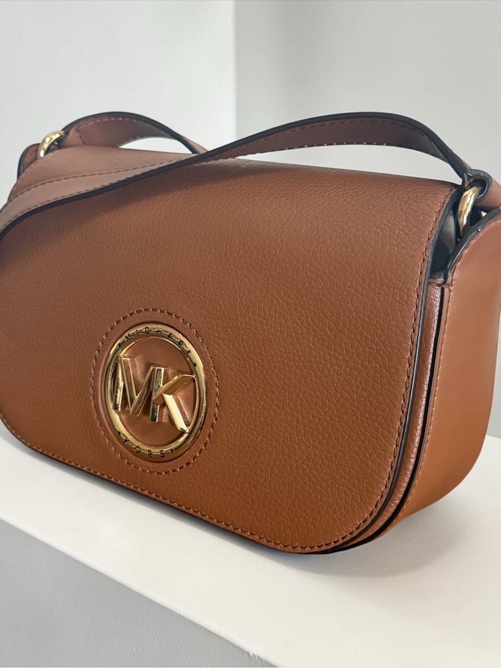 MICHAEL Michael Kors Samira Chestnut Brown Pebbled Leather MK Crossbody Bag! EUC - Picture 2 of 15